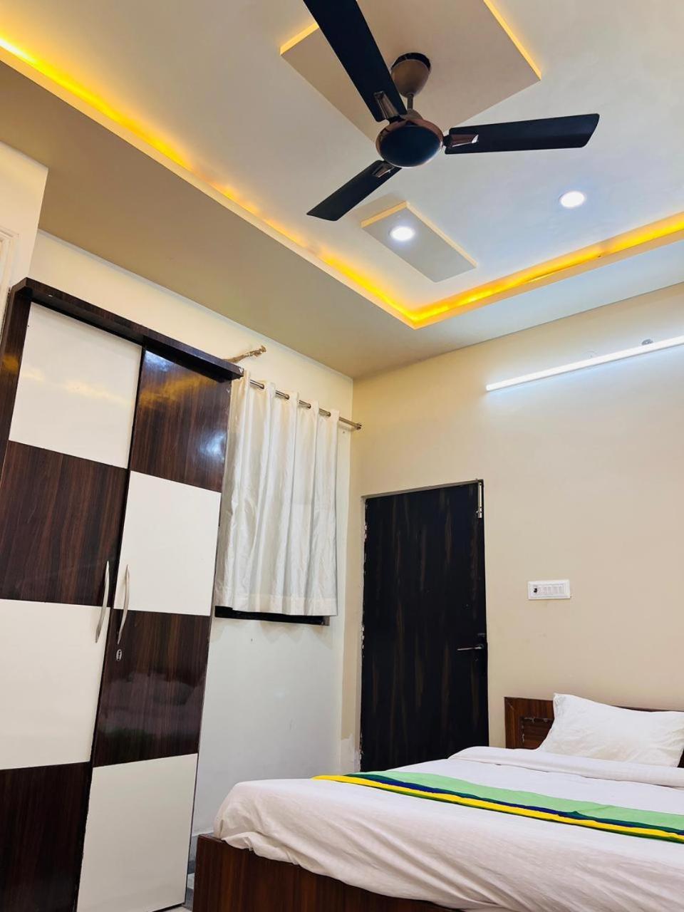 Hotel Premium Grand Fully Air Condition And Spacious Room Top Rated And Most Luxury Hotel Near Taj Mahal Agra  Buitenkant foto