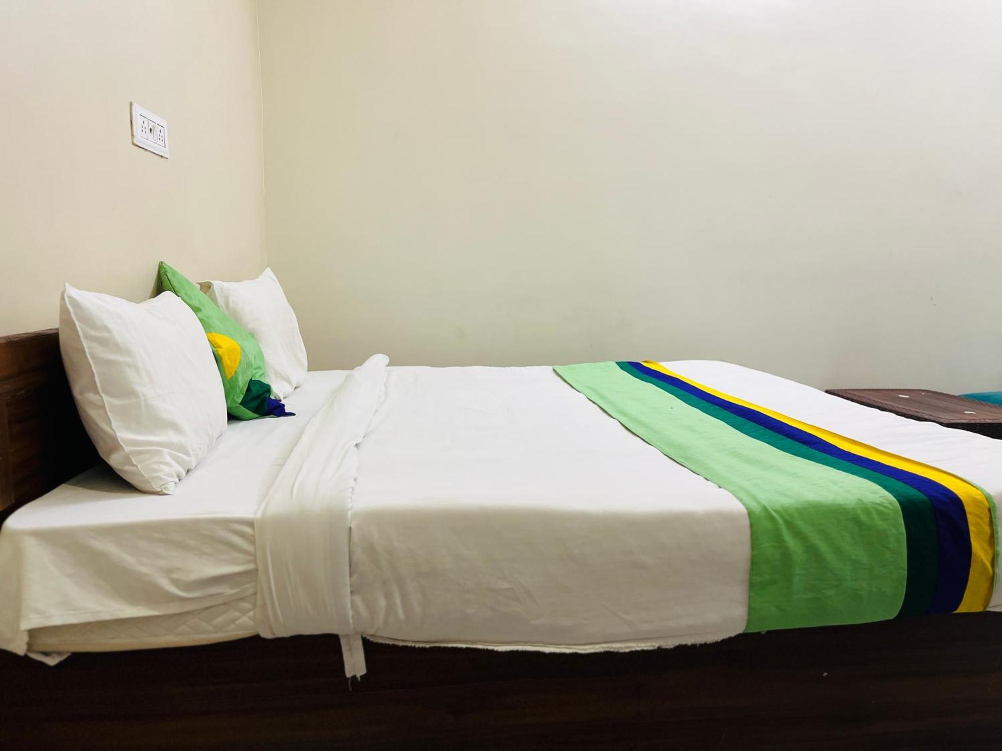 Hotel Premium Grand Fully Air Condition And Spacious Room Top Rated And Most Luxury Hotel Near Taj Mahal Agra  Buitenkant foto